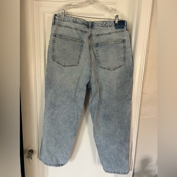 Wild Fable Relaxed Straight Jeans Size 18 Distressed Light Wash 90s Denim - Picture 6 of 7
